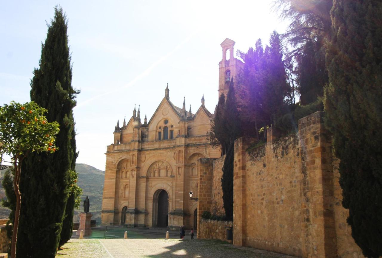 Casa Puerta De La Alcazaba Antequera Villa Bagian luar foto